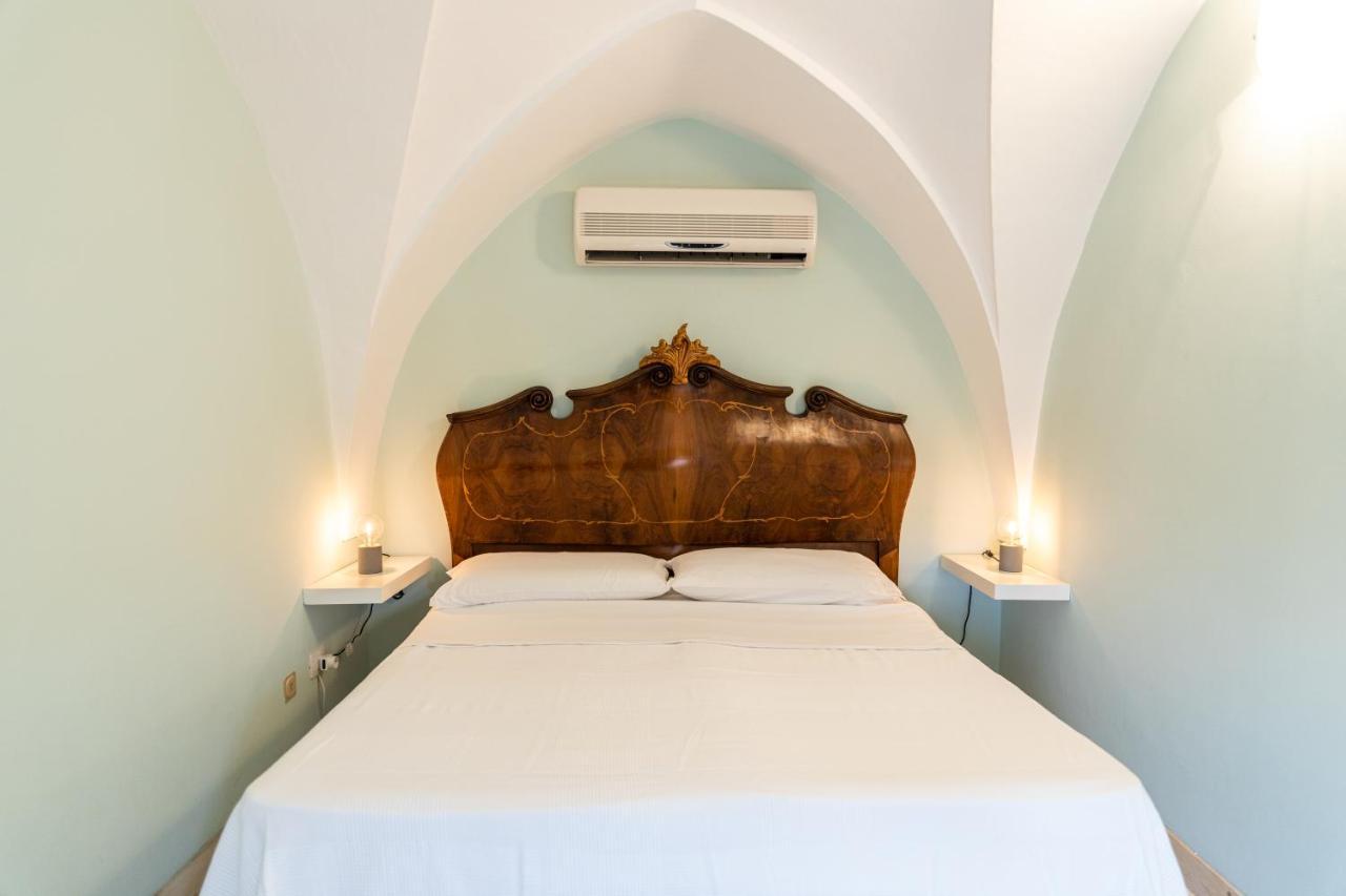 알리스테 Palazzo Dante B&B 외부 사진